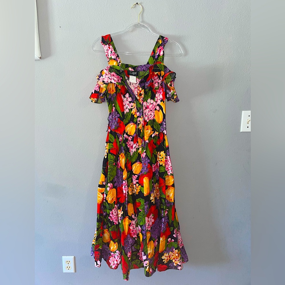 T.ANTHONY FLORAL TIE DRESS. CANVAS MATERIAL MADE IN THE U.S.A.